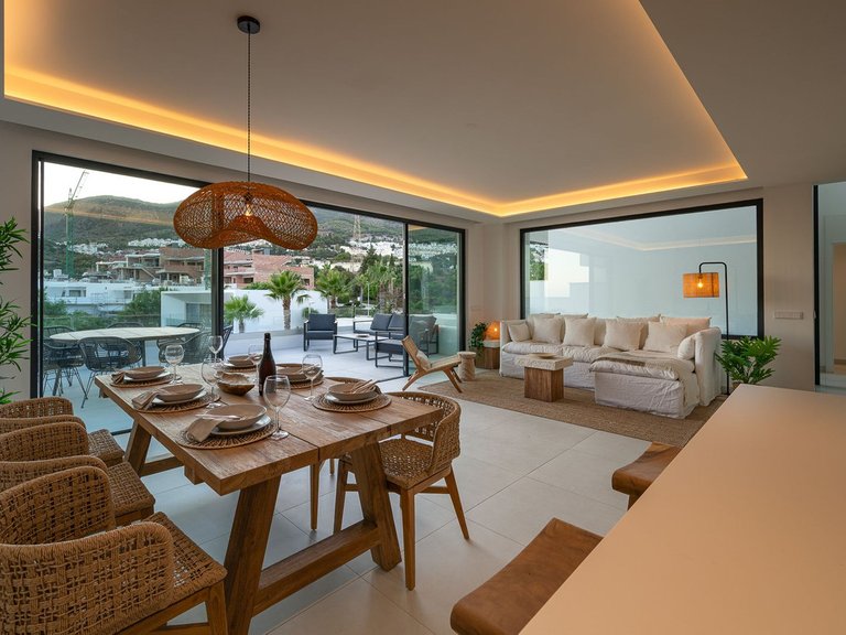 Villa for Sale in Benalmadena Pueblo, Malaga 5