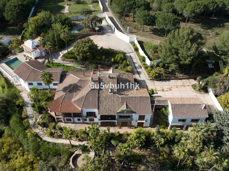 Villa for Sale in Alhaurín El Grande, Malaga 1