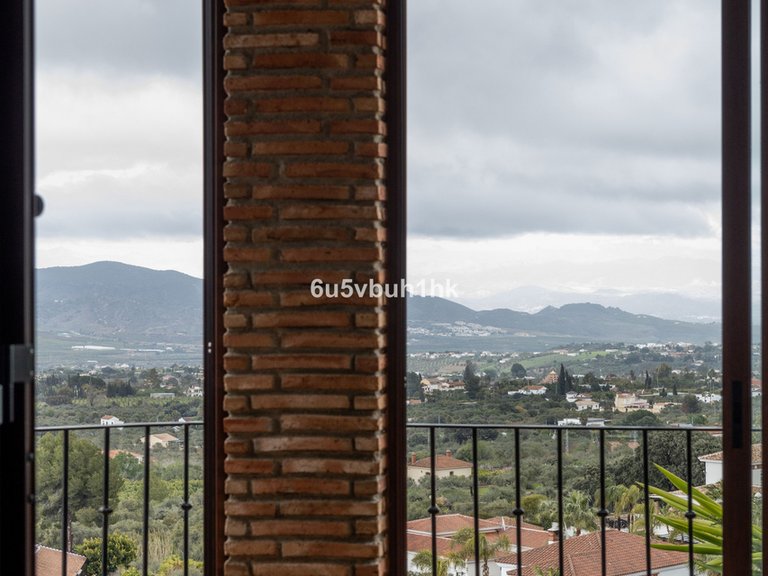 Villa for Sale in Alhaurín El Grande, Malaga 23