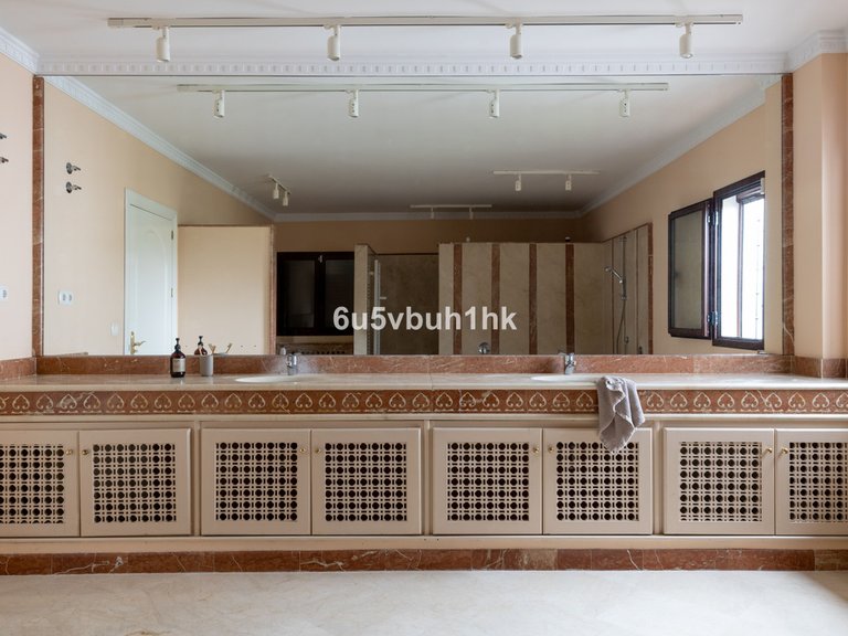 Villa for Sale in Alhaurín El Grande, Malaga 24