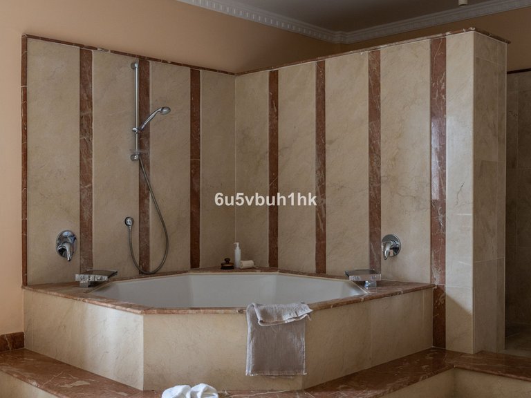 Villa for Sale in Alhaurín El Grande, Malaga 26
