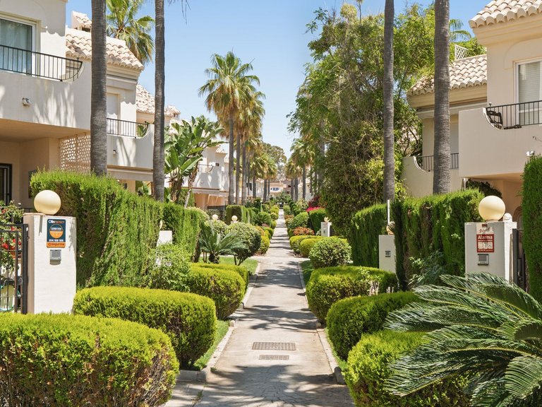 Villa for Sale in Costabella, Malaga 1