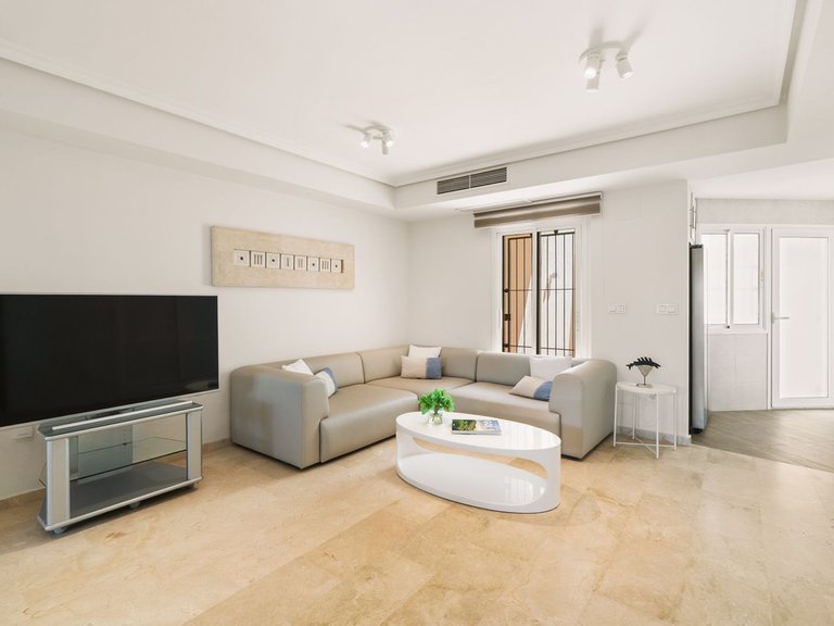 Villa for Sale in Costabella, Malaga 11