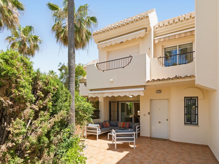 Villa for Sale in Costabella, Malaga 36