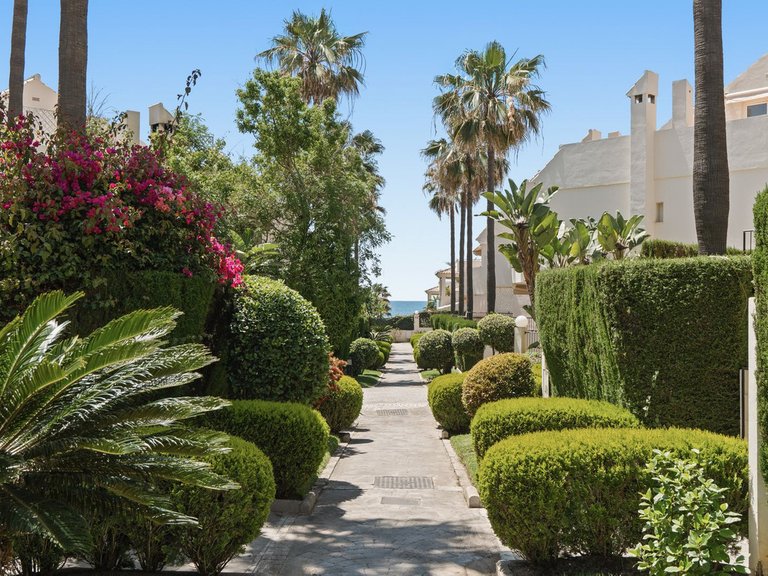 Villa for Sale in Costabella, Malaga 39