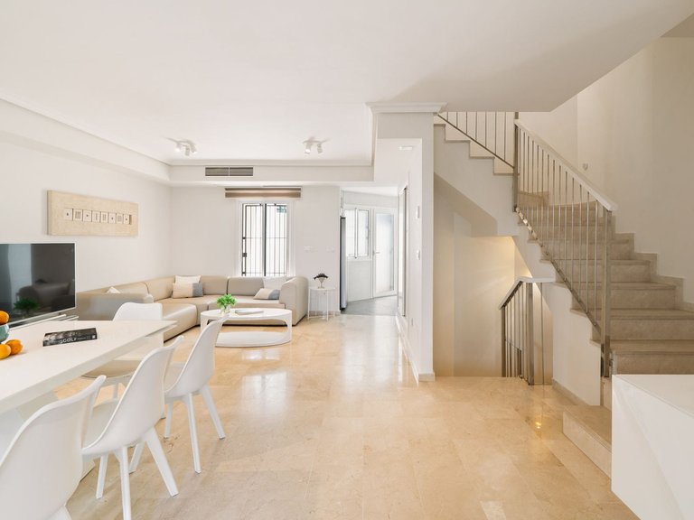 Villa for Sale in Costabella, Malaga 9