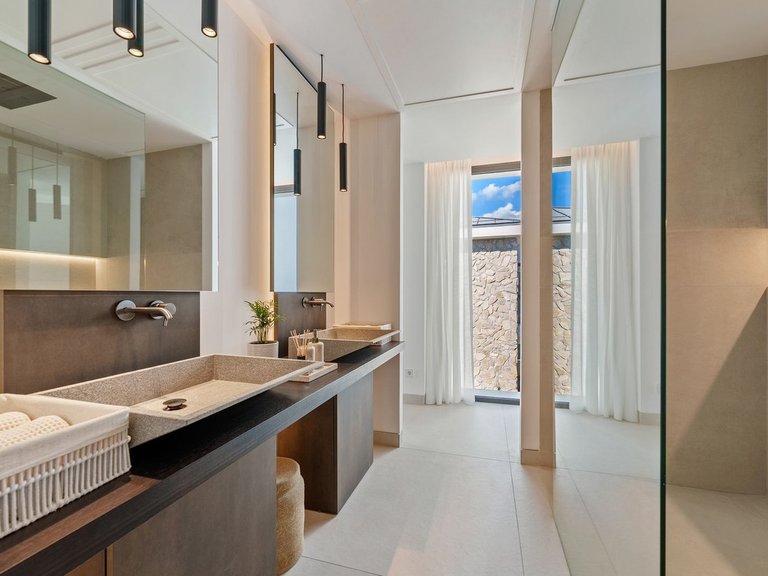 Villa for Sale in Benahavís, Malaga 24