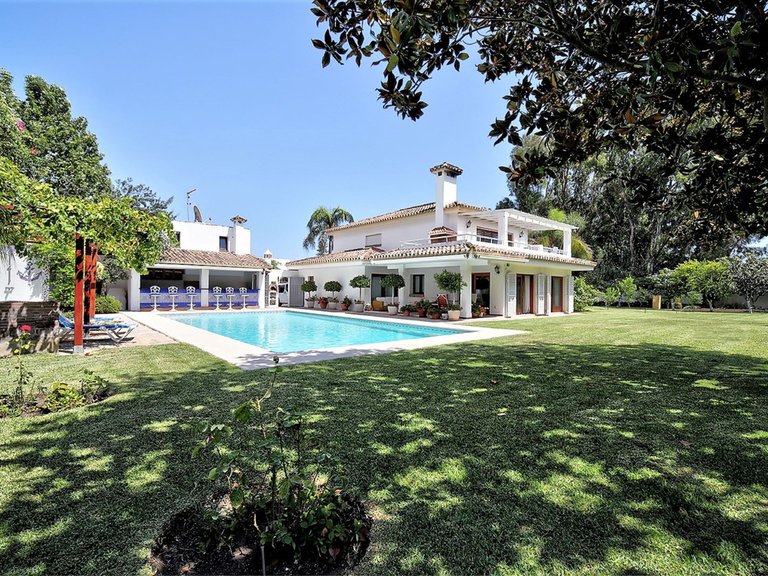 Villa for Sale in Costalita, Malaga 1
