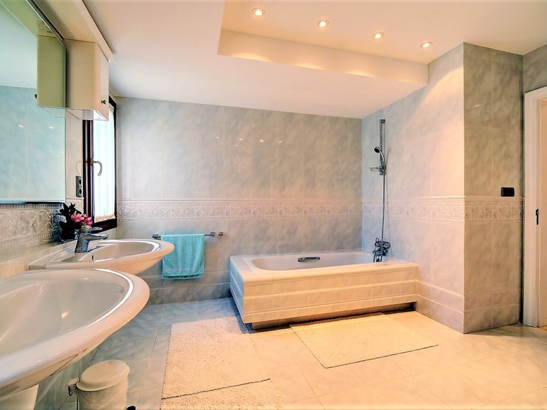 Villa for Sale in Costalita, Malaga 31