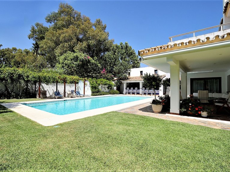 Villa for Sale in Costalita, Malaga 4