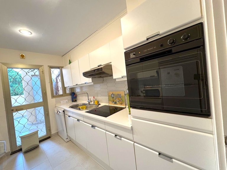 Apartment for Sale in Nueva Andalucía, Malaga 10