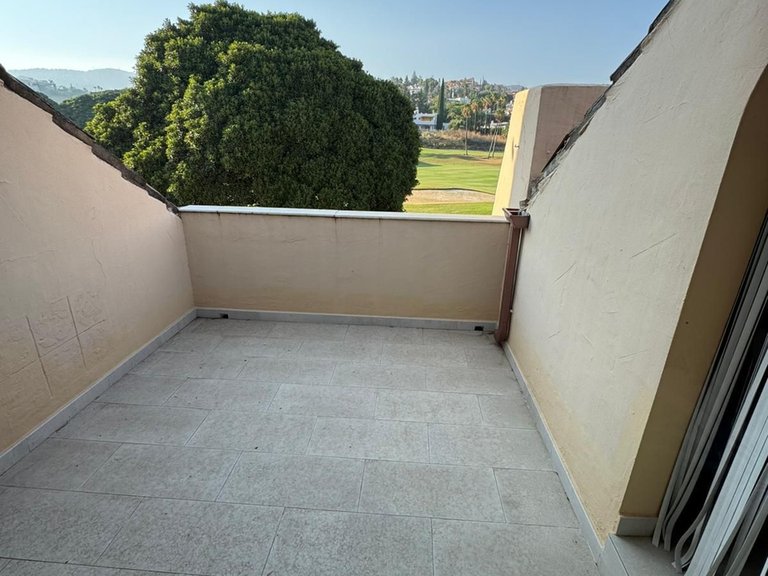 Apartment for Sale in Nueva Andalucía, Malaga 24