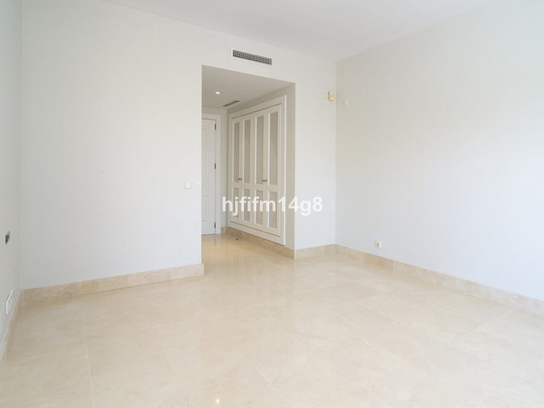 Apartment for Sale in Nueva Andalucía, Malaga 11