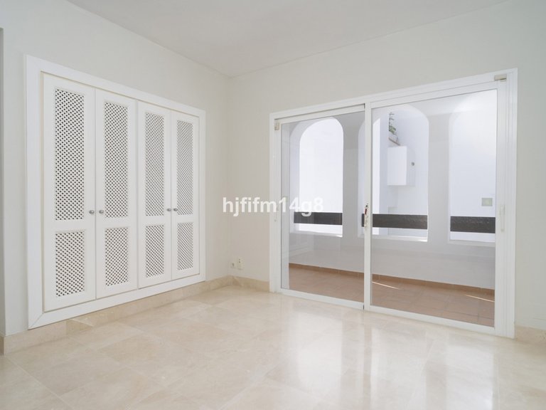 Apartment for Sale in Nueva Andalucía, Malaga 14