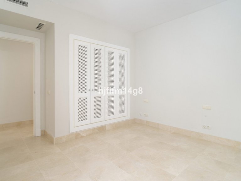 Apartment for Sale in Nueva Andalucía, Malaga 15
