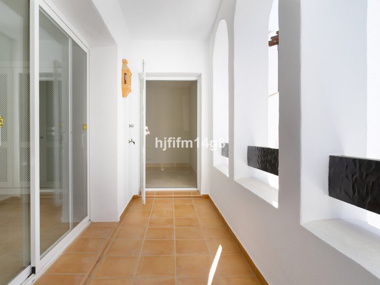 Apartment for Sale in Nueva Andalucía, Malaga 16