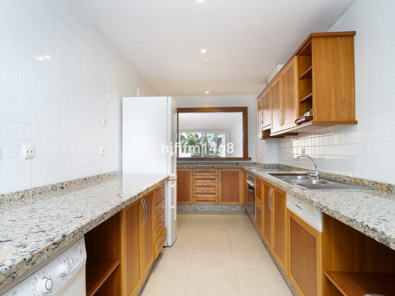 Apartment for Sale in Nueva Andalucía, Malaga 7