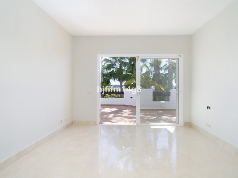 Apartment for Sale in Nueva Andalucía, Malaga 9