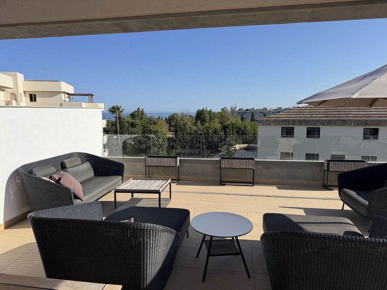 Apartment for Sale in Nueva Andalucía, Malaga 1