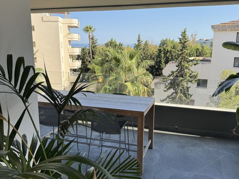 Apartment for Sale in Nueva Andalucía, Malaga 23