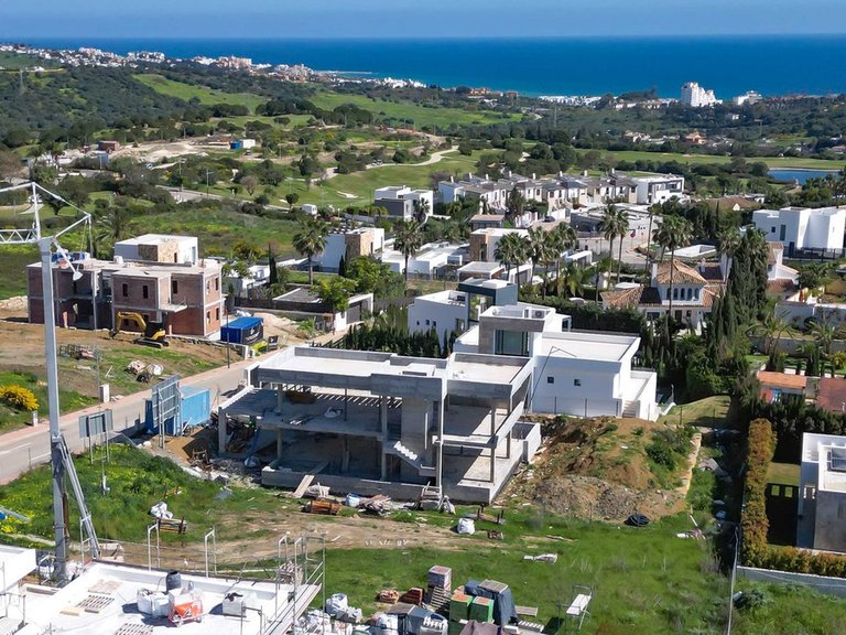 Villa for Sale in Valle Romano, Malaga 15