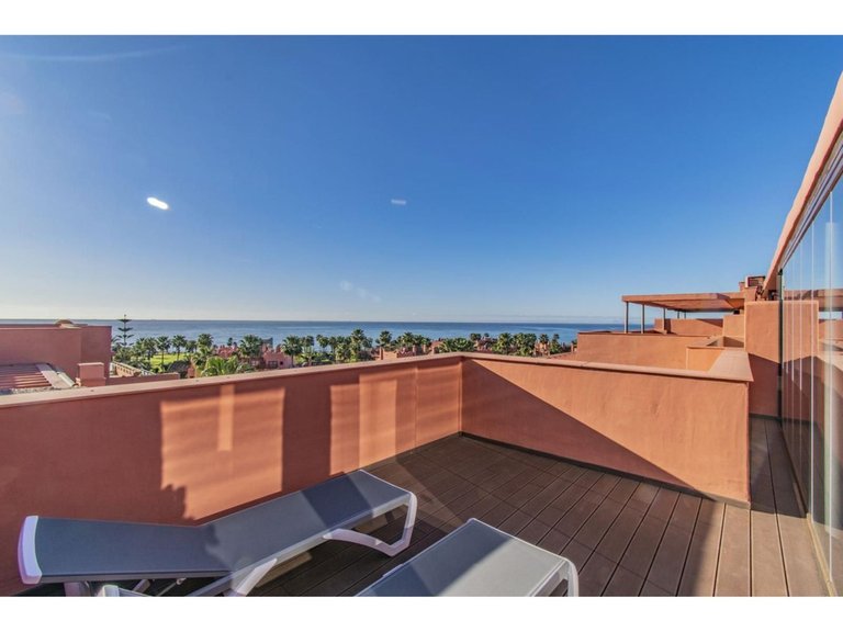 Apartment for Sale in New Golden Mile, Malaga 1
