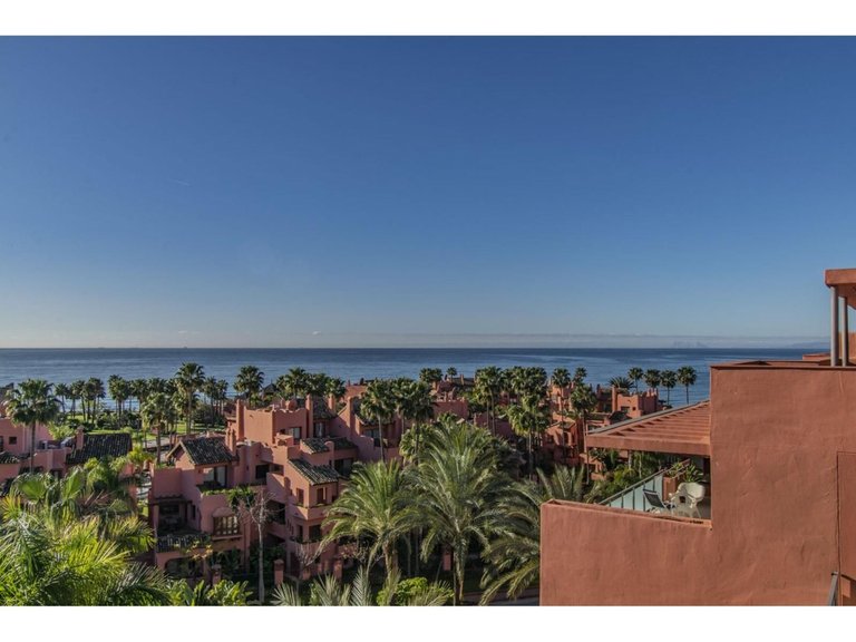 Apartment for Sale in New Golden Mile, Malaga 17