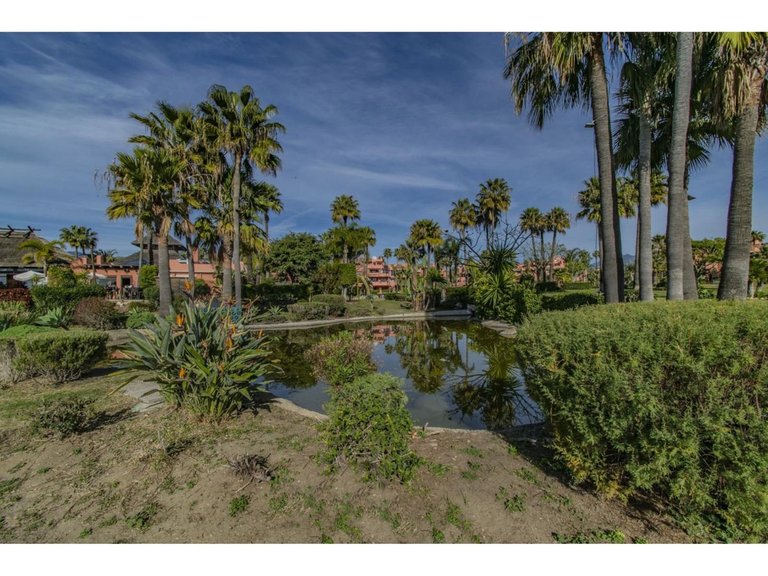 Apartment for Sale in New Golden Mile, Malaga 25