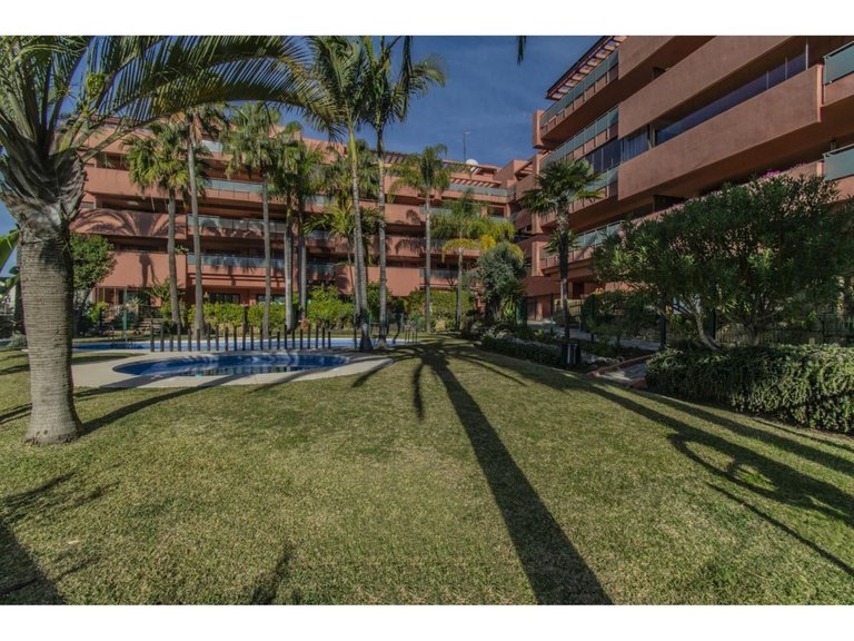 Apartment for Sale in New Golden Mile, Malaga 29