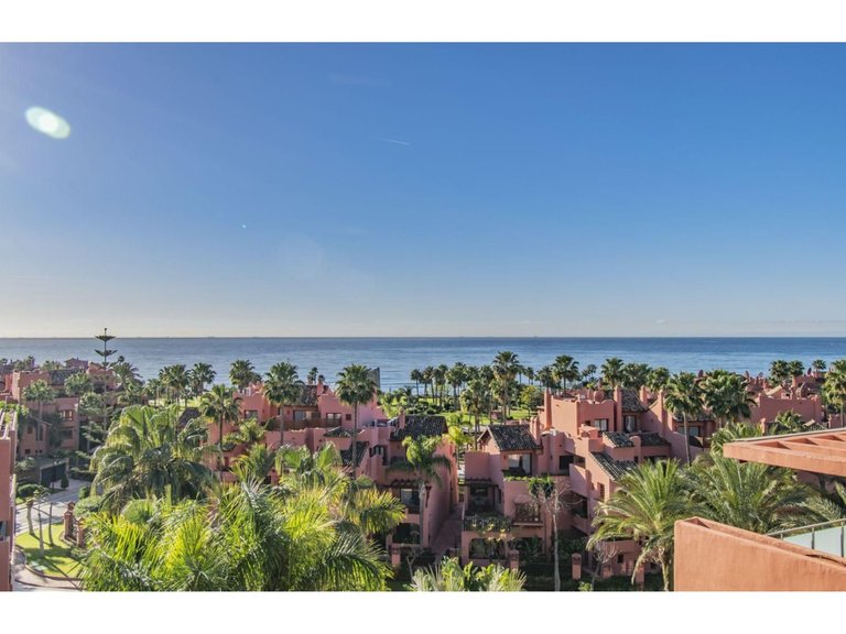Apartment for Sale in New Golden Mile, Malaga 3