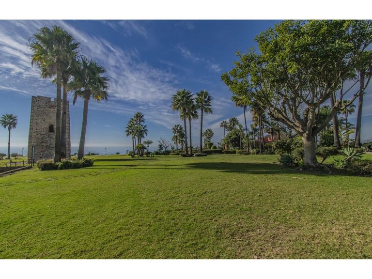 Apartment for Sale in New Golden Mile, Malaga 31