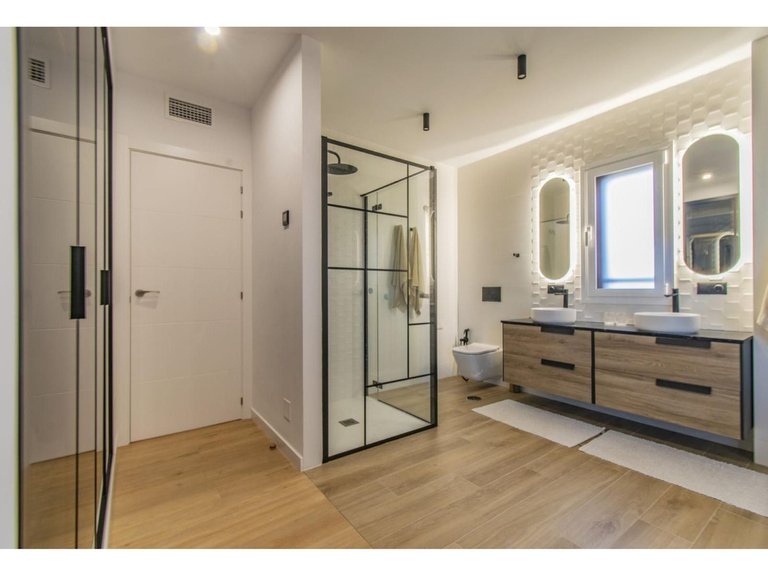 Apartment for Sale in New Golden Mile, Malaga 33