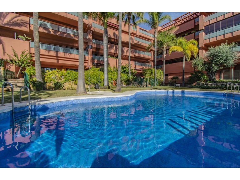 Apartment for Sale in New Golden Mile, Malaga 37