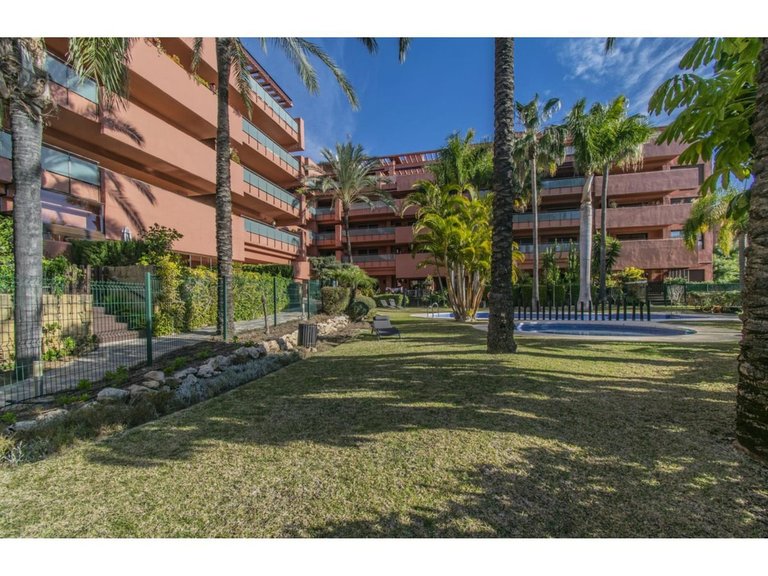 Apartment for Sale in New Golden Mile, Malaga 41
