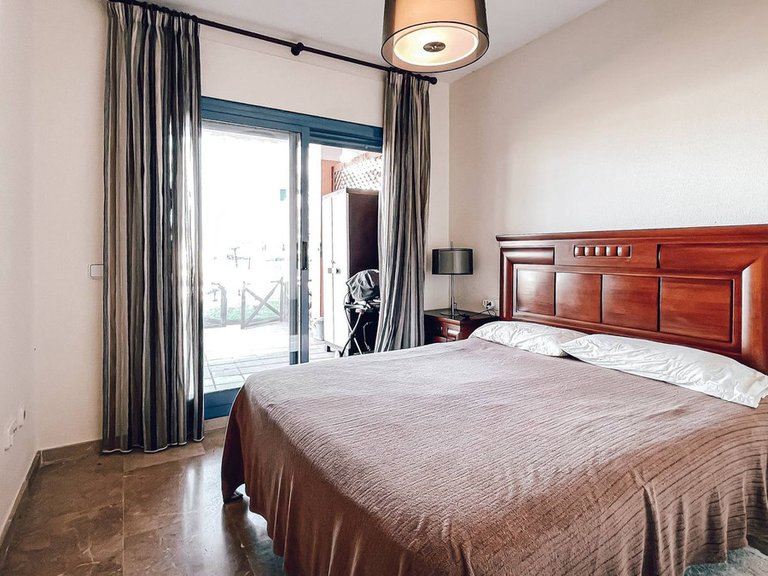Apartment for Sale in La Duquesa, Malaga 5