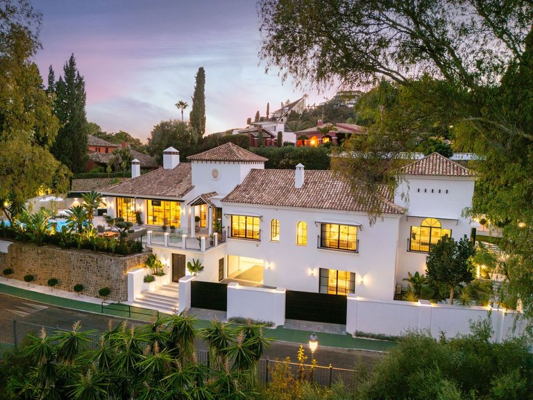 Villa for Sale in Benahavís, Malaga 1