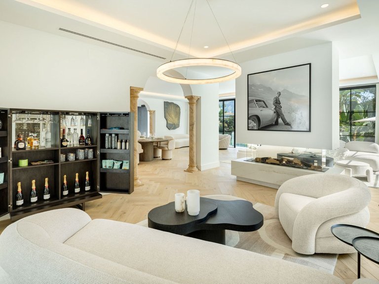 Villa for Sale in Benahavís, Malaga 17