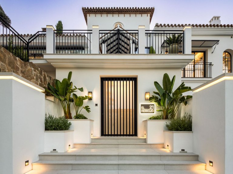 Villa for Sale in Benahavís, Malaga 2