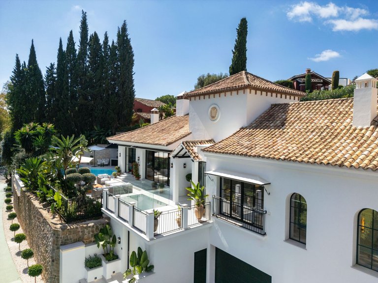 Villa for Sale in Benahavís, Malaga 35