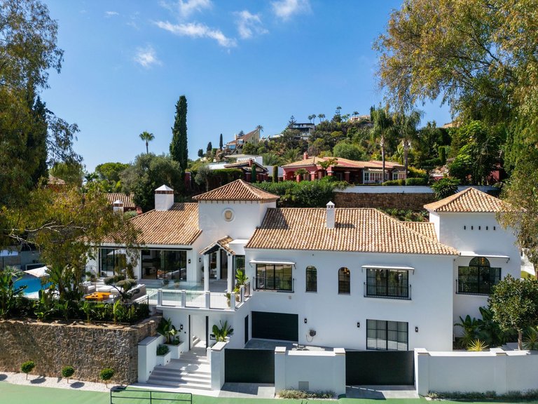 Villa for Sale in Benahavís, Malaga 36