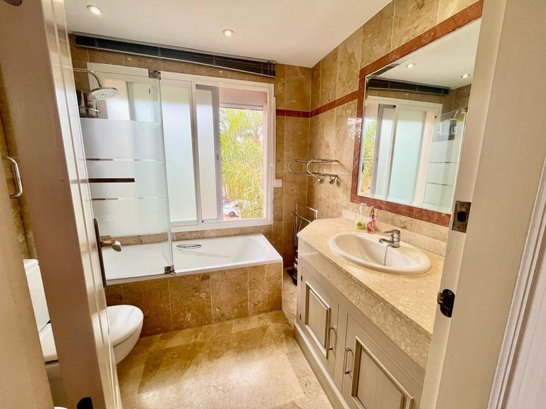 Villa for Sale in Nueva Andalucía, Malaga 11
