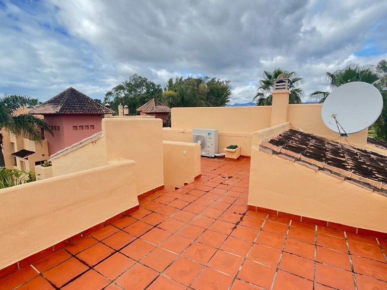Villa for Sale in Nueva Andalucía, Malaga 26