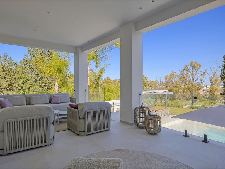 Villa for Sale in El Paraiso, Malaga 104