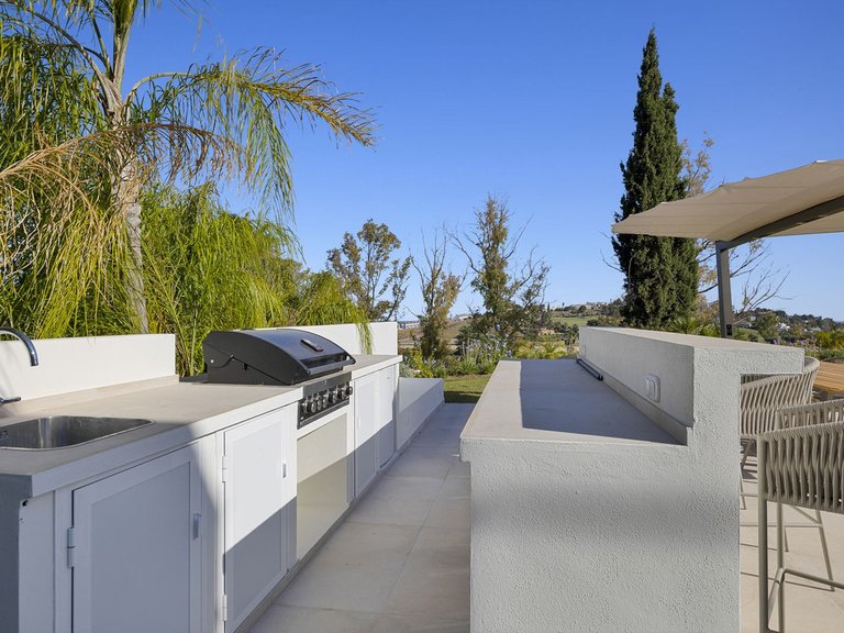 Villa for Sale in El Paraiso, Malaga 110
