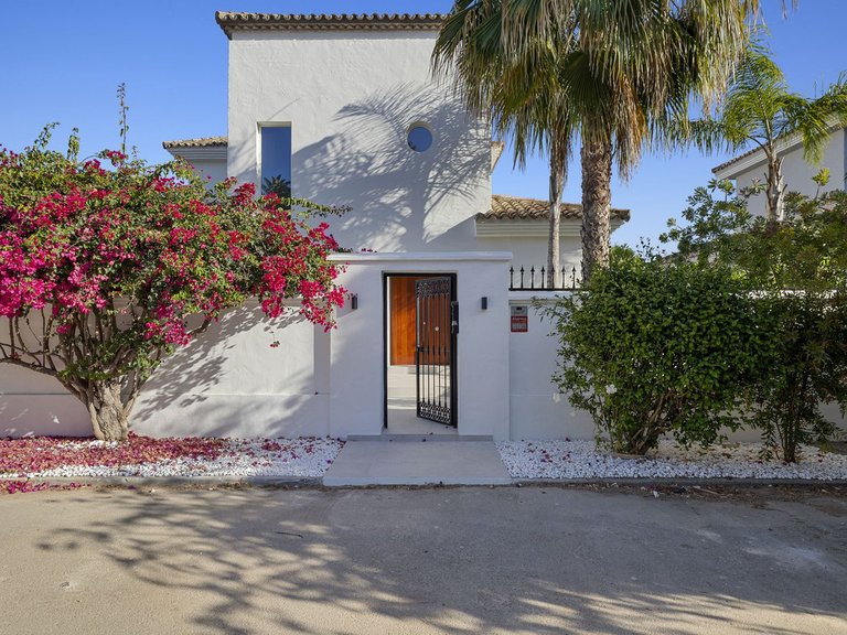 Villa for Sale in El Paraiso, Malaga 111