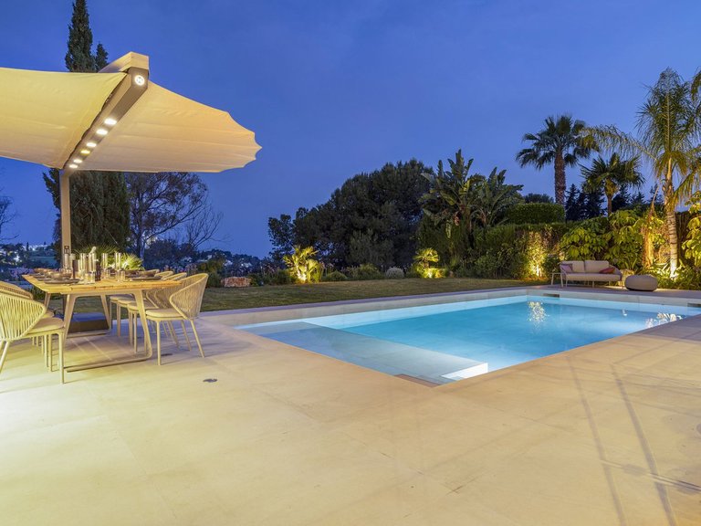 Villa for Sale in El Paraiso, Malaga 112