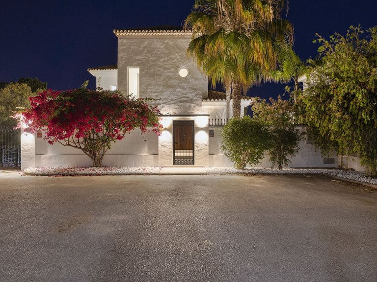 Villa for Sale in El Paraiso, Malaga 126