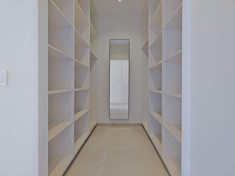 Villa for Sale in El Paraiso, Malaga 15