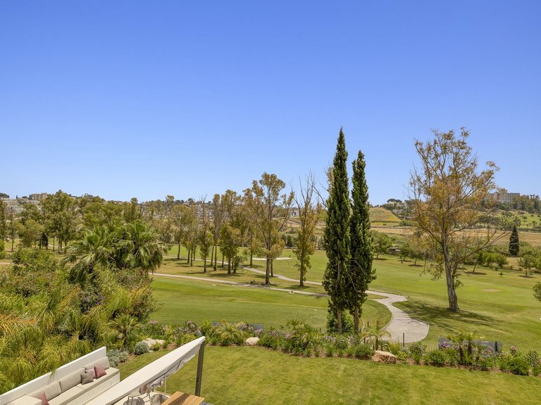 Villa for Sale in El Paraiso, Malaga 23