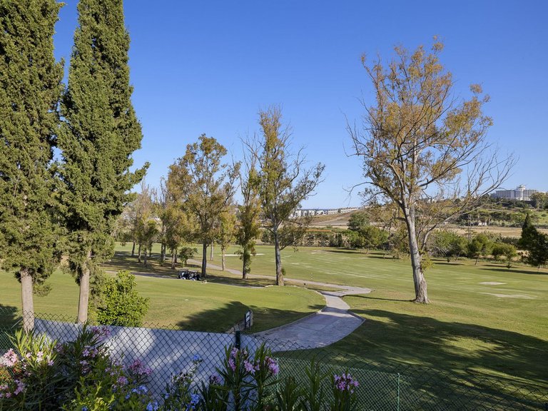 Villa for Sale in El Paraiso, Malaga 3